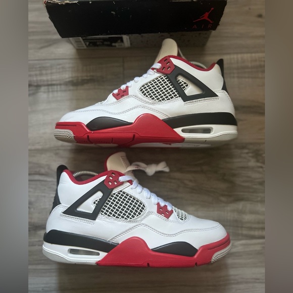 Jordan 4 FireRed Gradeschool 7y - Picture 2 of 11